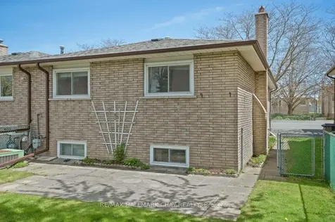 63 Fred Bland Crescent Toronto ON M1J 3L7