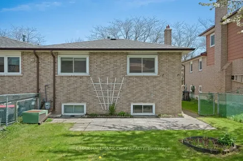63 Fred Bland Crescent Toronto ON M1J 3L7