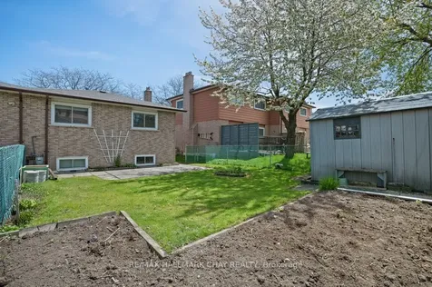 63 Fred Bland Crescent Toronto ON M1J 3L7