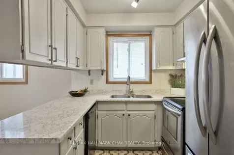 63 Fred Bland Crescent Toronto ON M1J 3L7
