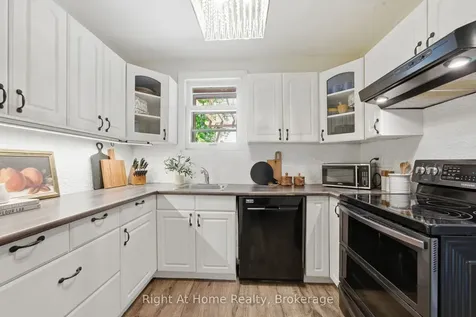 381 Jarvis Street Oshawa ON L1G 5L1