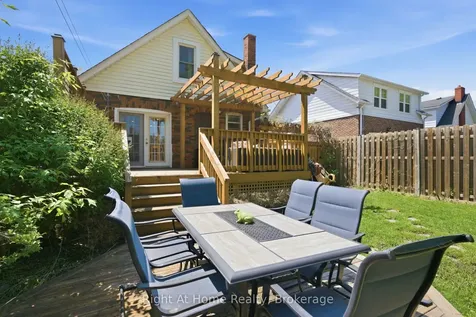 381 Jarvis Street Oshawa ON L1G 5L1