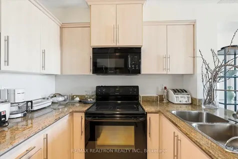 6 Rosebank Drive Toronto ON M1B 0A1