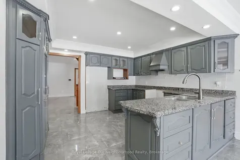 79 Elizabeth Street Oshawa ON L1J 8H3