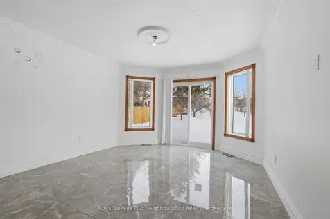 79 Elizabeth Street Oshawa ON L1J 8H3