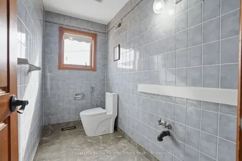 79 Elizabeth Street Oshawa ON L1J 8H3