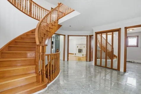 79 Elizabeth Street Oshawa ON L1J 8H3