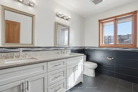 79 Elizabeth Street Oshawa ON L1J 8H3