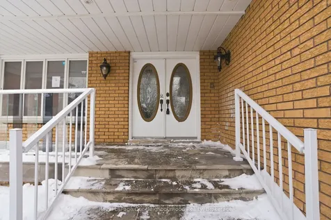 79 Elizabeth Street Oshawa ON L1J 8H3