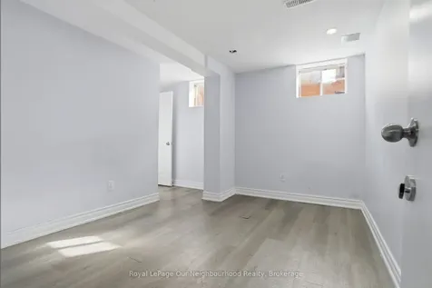 79 Elizabeth Street Oshawa ON L1J 8H3
