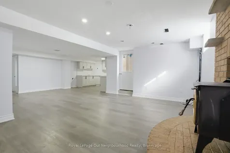 79 Elizabeth Street Oshawa ON L1J 8H3