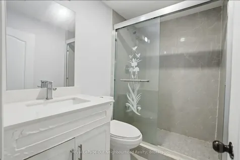 79 Elizabeth Street Oshawa ON L1J 8H3