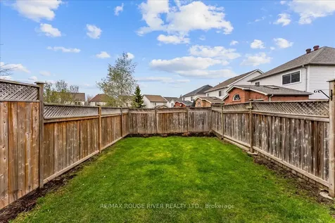 10 Plantation Court Whitby ON L1P 1R2