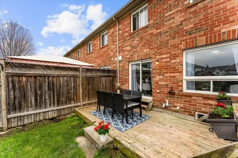 10 Plantation Court Whitby ON L1P 1R2
