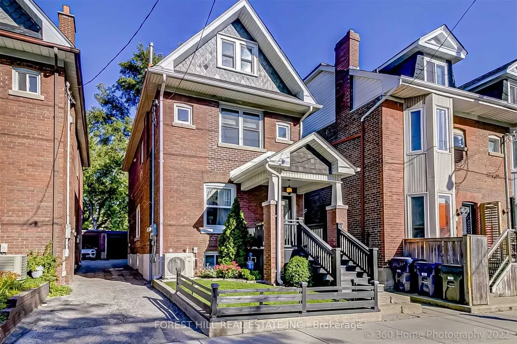 373 Woodbine Avenue Toronto ON M4L 3P7