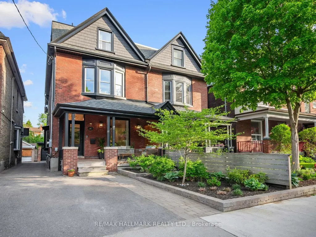 47 Langley Avenue Toronto ON M4K 1B4