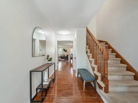 7 Decatur Place Whitby ON L1R 3R1