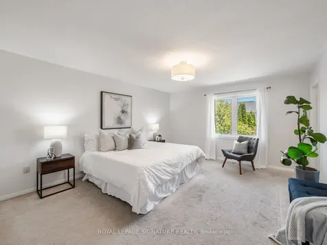 7 Decatur Place Whitby ON L1R 3R1