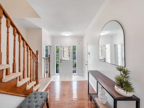 7 Decatur Place Whitby ON L1R 3R1