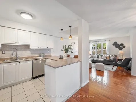 7 Decatur Place Whitby ON L1R 3R1