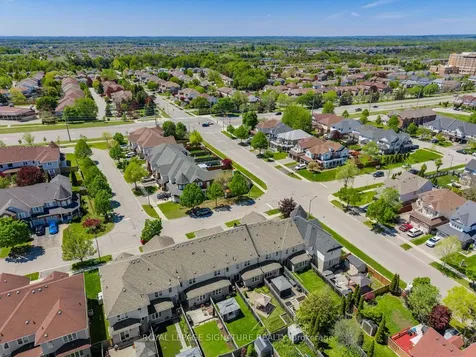 7 Decatur Place Whitby ON L1R 3R1