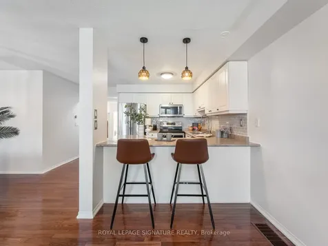 7 Decatur Place Whitby ON L1R 3R1