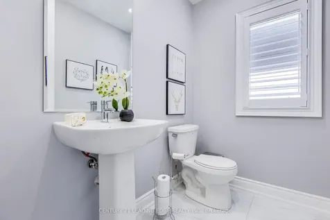 228 Fleetwood Drive Oshawa ON L1K 3E7