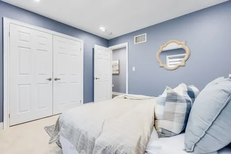 228 Fleetwood Drive Oshawa ON L1K 3E7