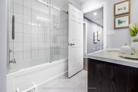 228 Fleetwood Drive Oshawa ON L1K 3E7