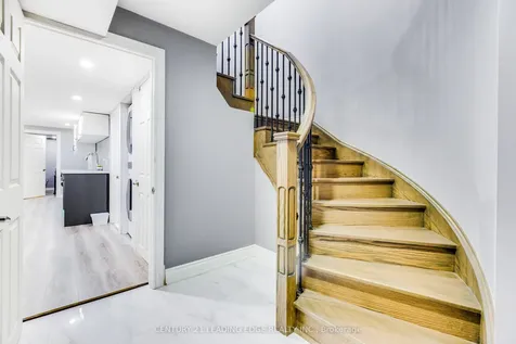 228 Fleetwood Drive Oshawa ON L1K 3E7
