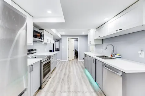 228 Fleetwood Drive Oshawa ON L1K 3E7