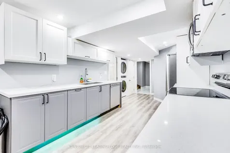 228 Fleetwood Drive Oshawa ON L1K 3E7