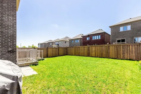 228 Fleetwood Drive Oshawa ON L1K 3E7