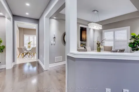 228 Fleetwood Drive Oshawa ON L1K 3E7