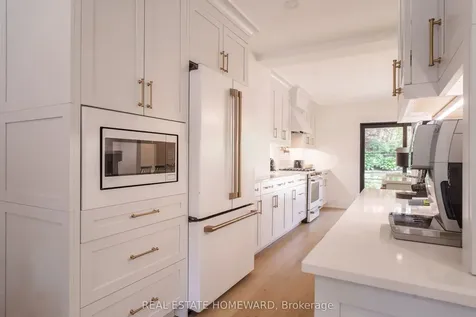27 Avalon Boulevard Toronto ON M1N 3J1