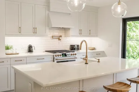 27 Avalon Boulevard Toronto ON M1N 3J1