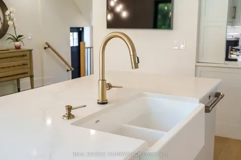 27 Avalon Boulevard Toronto ON M1N 3J1