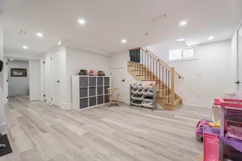 27 Avalon Boulevard Toronto ON M1N 3J1