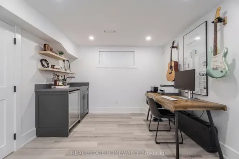 27 Avalon Boulevard Toronto ON M1N 3J1