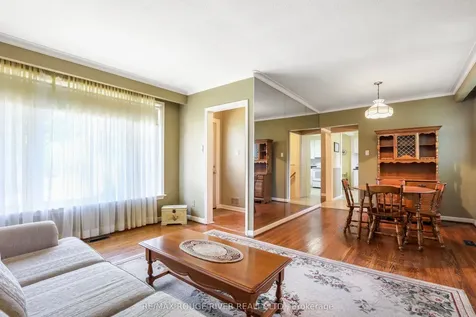 14 Farmbrook Road Toronto ON M1J 2S4