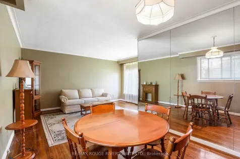 14 Farmbrook Road Toronto ON M1J 2S4