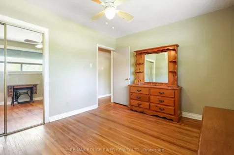 14 Farmbrook Road Toronto ON M1J 2S4