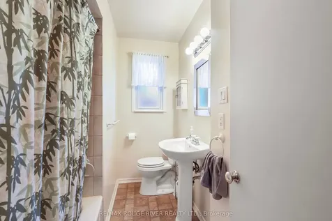 14 Farmbrook Road Toronto ON M1J 2S4