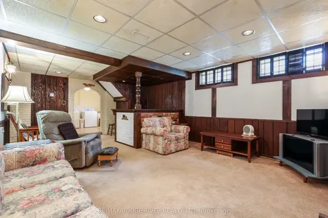 14 Farmbrook Road Toronto ON M1J 2S4