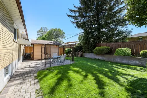 14 Farmbrook Road Toronto ON M1J 2S4