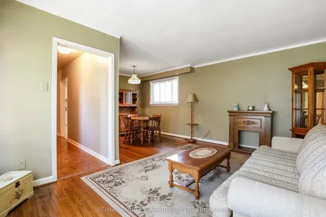 14 Farmbrook Road Toronto ON M1J 2S4