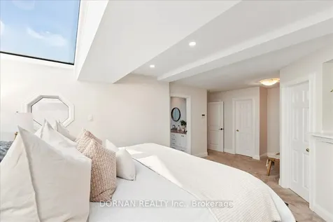 9 Hanover Court Whitby ON L1N 7J1