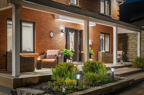 9 Hanover Court Whitby ON L1N 7J1