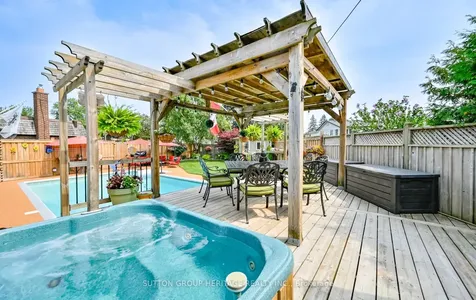 97 Clover Ridge Drive E Ajax ON L1S 1H1