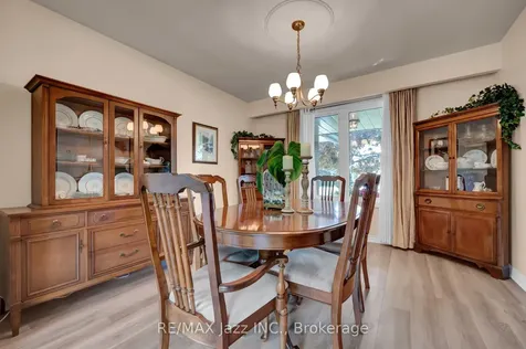 961 Swiss Heights Oshawa ON L1K 2A7